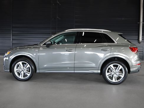 Used 2023 Audi Q3 2.0T Premium w/ Convenience Package image 14