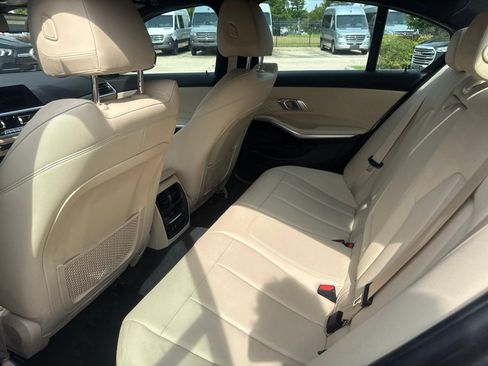 Used 2020 BMW 330i Sedan w/ Driving Assistance Package RWD image 9