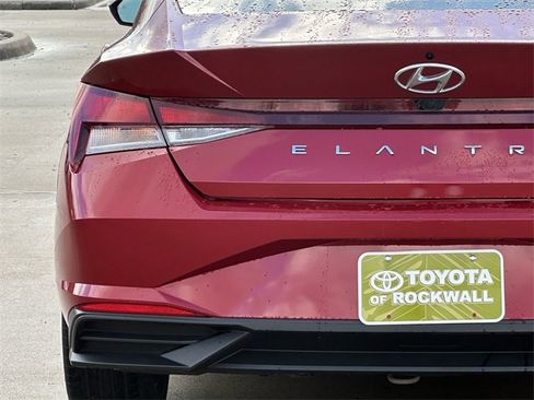 Used 2023 Hyundai Elantra SEL w/ Convenience Package image 5
