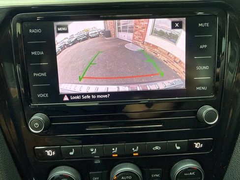 Used 2021 Volkswagen Passat 2.0T SE FWD image 25