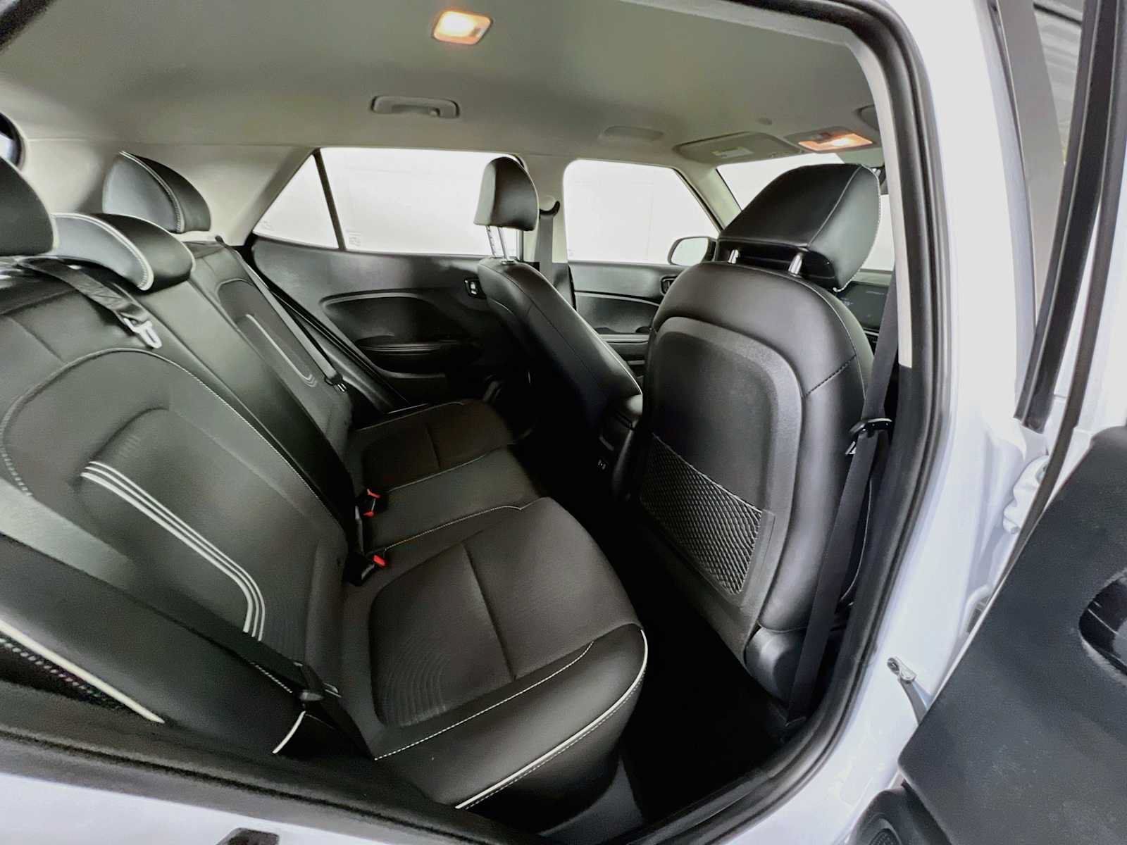 Certified 2024 Hyundai Venue Limited FWD image 26