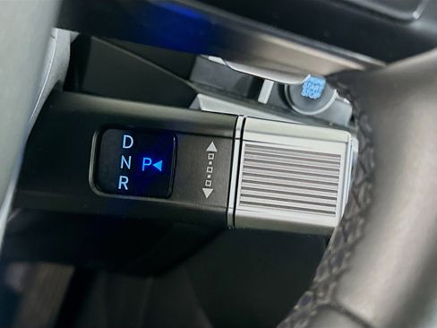 Used 2025 Hyundai Santa Fe SEL FWD image 25