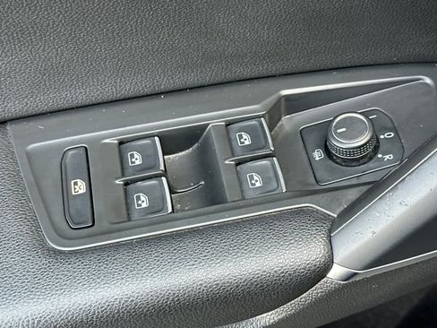 Used 2020 Volkswagen Tiguan SEL image 13