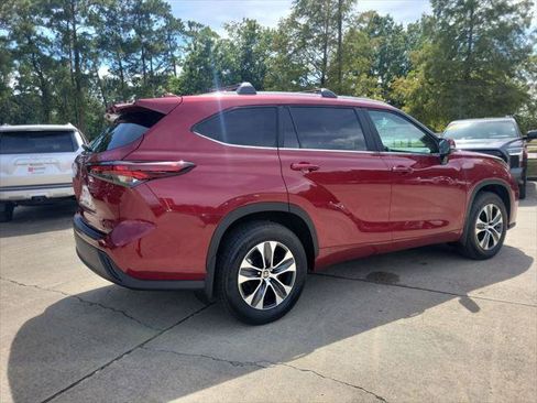 Certified 2026 Toyota Highlander XLE AWD/4WD image 7
