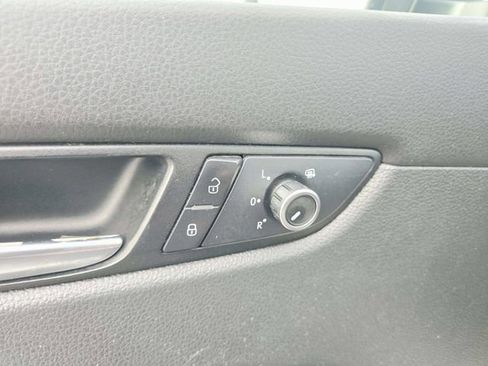 Used 2014 Volkswagen Passat TDI SE image 31