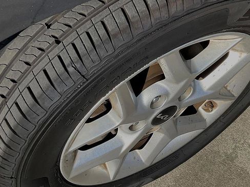 Used 2023 Kia Soul LX w/ LX Technology Package image 15