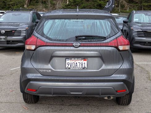Certified 2025 Nissan Kicks Play S image 4