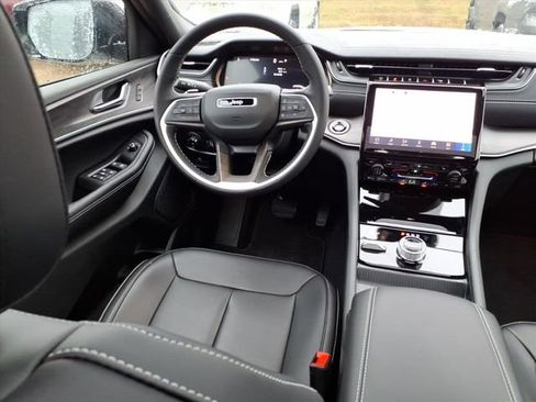 New 2025 Jeep Grand Cherokee L Limited image 4