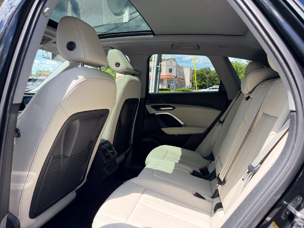 Used 2025 Audi Q5 Premium w/ Convenience Package AWD/4WD image 28