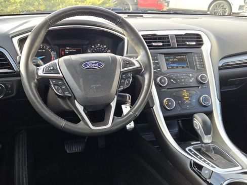 Used 2013 Ford Fusion SE image 18