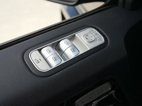Used 2025 Mercedes-Benz G 550 image 26