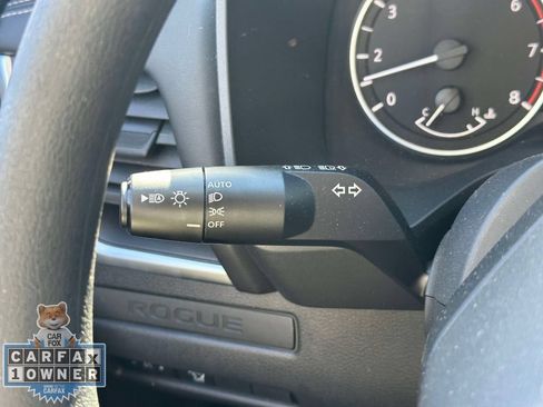 Used 2025 Nissan Rogue S AWD/4WD image 23