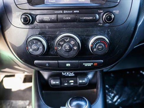 Used 2015 Kia Soul + image 17