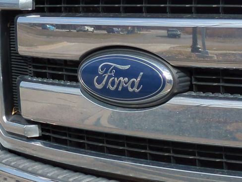 Used 2015 Ford F250 Lariat w/ Lariat Ultimate Package image 12