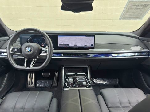 Used 2023 BMW 740i w/ Executive Package RWD image 13