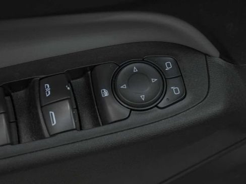 Used 2021 Chevrolet Equinox LS w/ LS Convenience Package FWD image 18