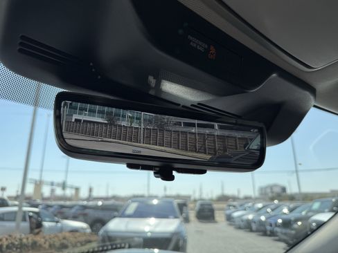 Certified 2025 INFINITI QX80 Sensory image 27