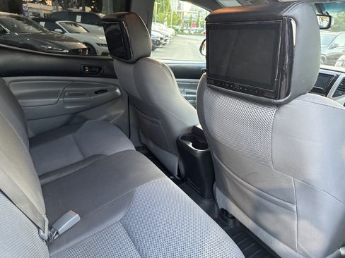 Used 2013 Toyota Tacoma PreRunner w/ TRD Sport Pkg RWD image 16