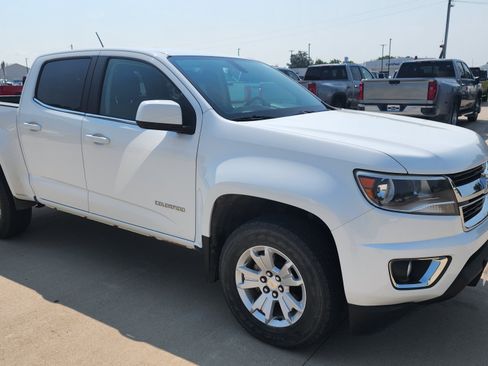 Used 2018 Chevrolet Colorado LT w/ LT Convenience Package AWD/4WD image 3