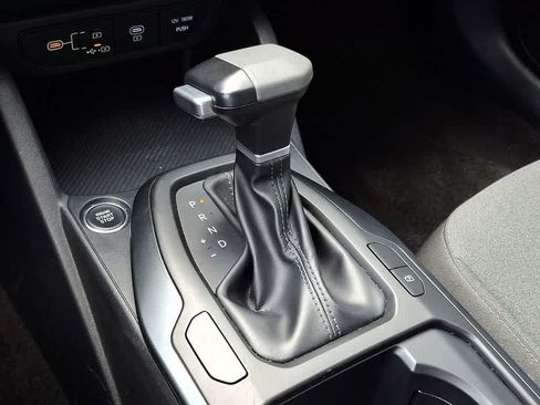 Used 2025 Kia K4 FWD image 13