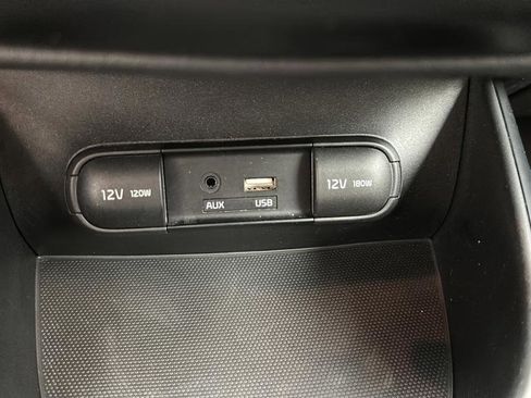 Used 2018 Kia Soul + FWD image 21
