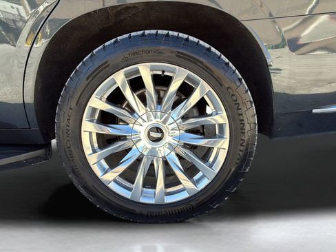 Used 2022 Cadillac Escalade Premium Luxury w/ Performance Package image 18