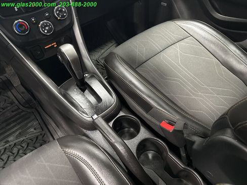 Used 2017 Chevrolet Trax LT w/ Sun & Sound Package image 27