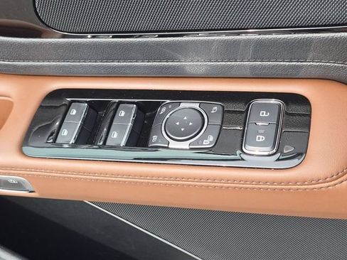 Used 2022 Lincoln Aviator Reserve w/ Equipment Group 201A AWD/4WD image 16