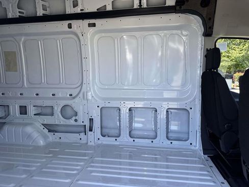 New 2026 Ford Transit 250 148 High Roof Extended image 32