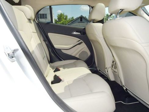 Used 2019 Mercedes-Benz GLA 250 4MATIC image 37