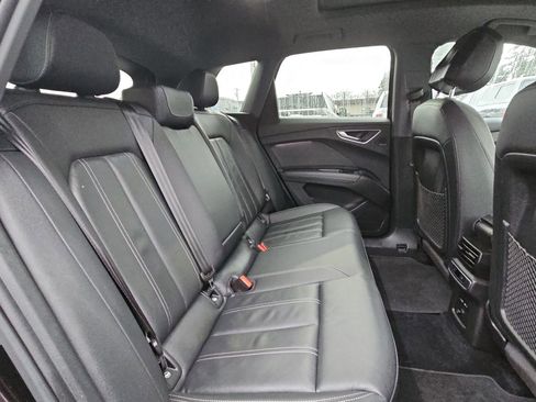 Used 2023 Audi Q4 e-tron Premium Plus w/ Premium Plus image 29