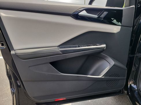 Certified 2025 Volkswagen Taos S FWD image 15