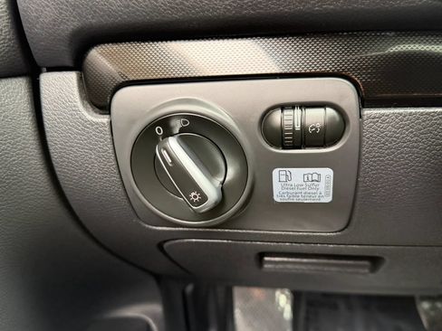 Used 2014 Volkswagen Jetta TDI FWD image 36