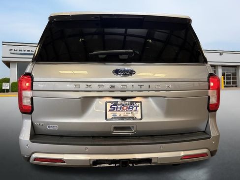 Used 2024 Ford Expedition XLT AWD/4WD image 4