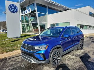 Certified 2022 Volkswagen Taos SE video 1