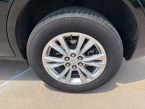 Certified 2024 Cadillac XT5 Luxury FWD image 11
