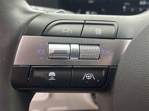 Certified 2025 Hyundai Kona SEL image 24