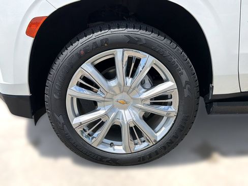 Certified 2021 Chevrolet Tahoe High Country AWD/4WD image 11
