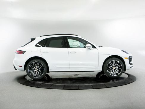New 2026 Porsche Macan AWD/4WD image 8