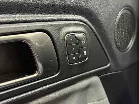 Used 2019 Ford Mustang Shelby GT350 w/ Technology Package RWD image 35