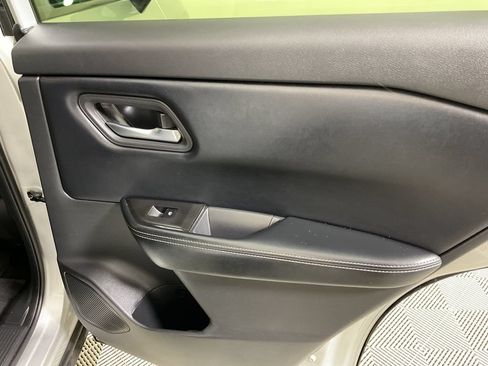 Used 2025 Nissan Rogue SV AWD/4WD image 21