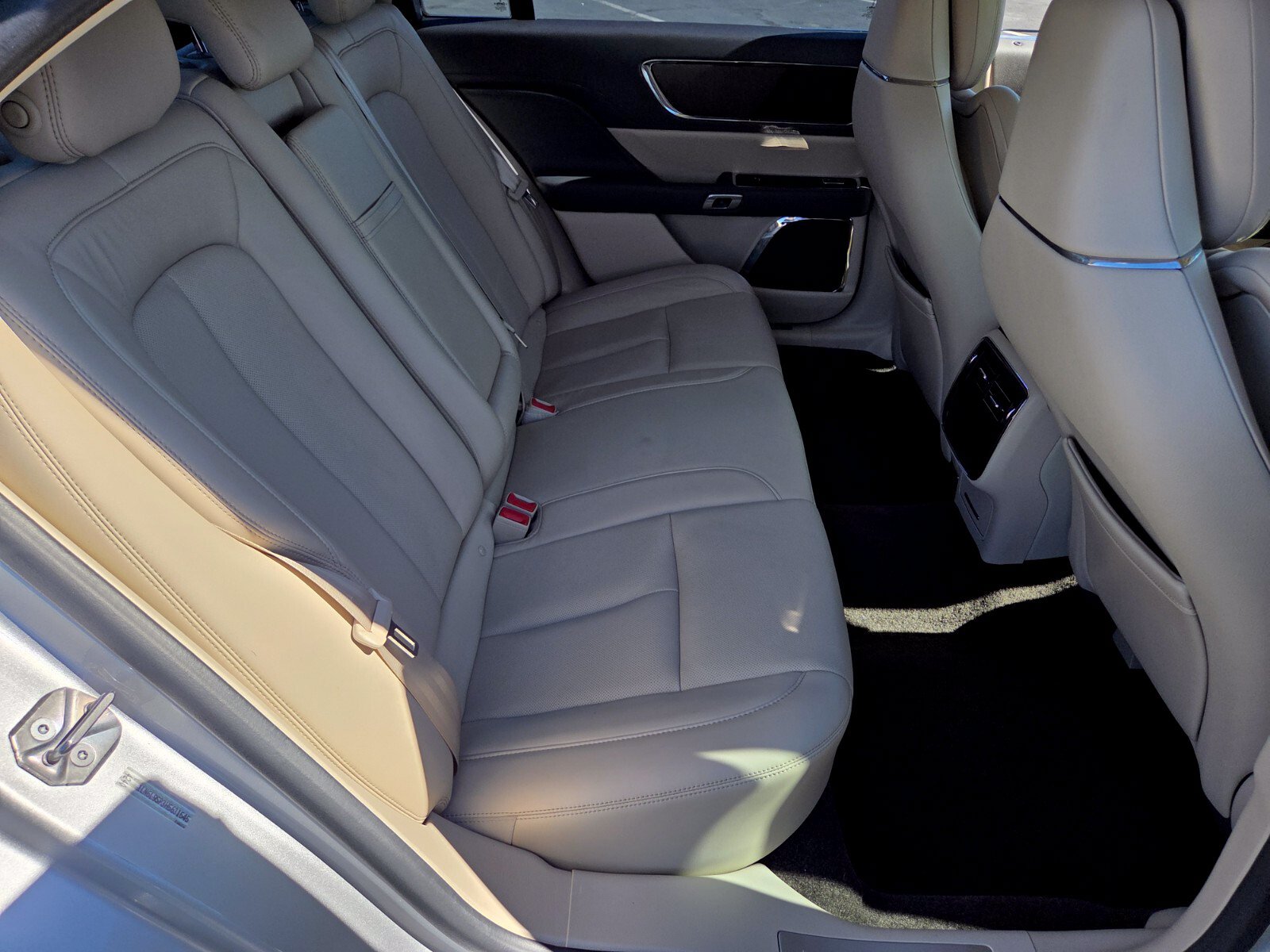 Used 2017 Lincoln Continental Select FWD image 15
