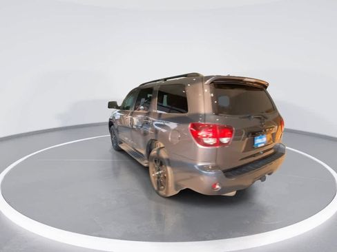 Used 2022 Toyota Sequoia TRD Sport AWD/4WD image 6
