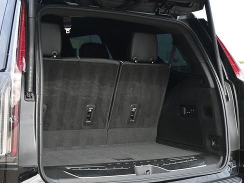 Used 2023 Cadillac Escalade Sport w/ LPO, ONYX Package RWD image 21