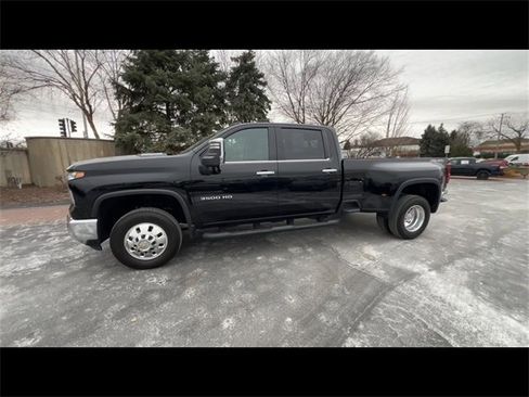 Certified 2024 Chevrolet Silverado 3500 LTZ w/ LTZ Plus Package image 9