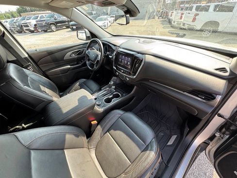 Used 2020 Chevrolet Traverse RS AWD/4WD image 40