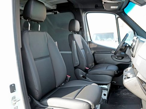 Used 2026 Mercedes-Benz Sprinter 2500 image 21