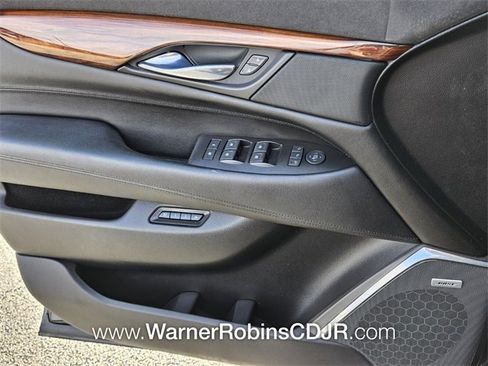 Used 2015 Cadillac Escalade Luxury image 29