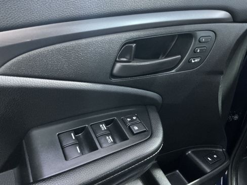 Used 2023 Honda Passport EX-L image 16