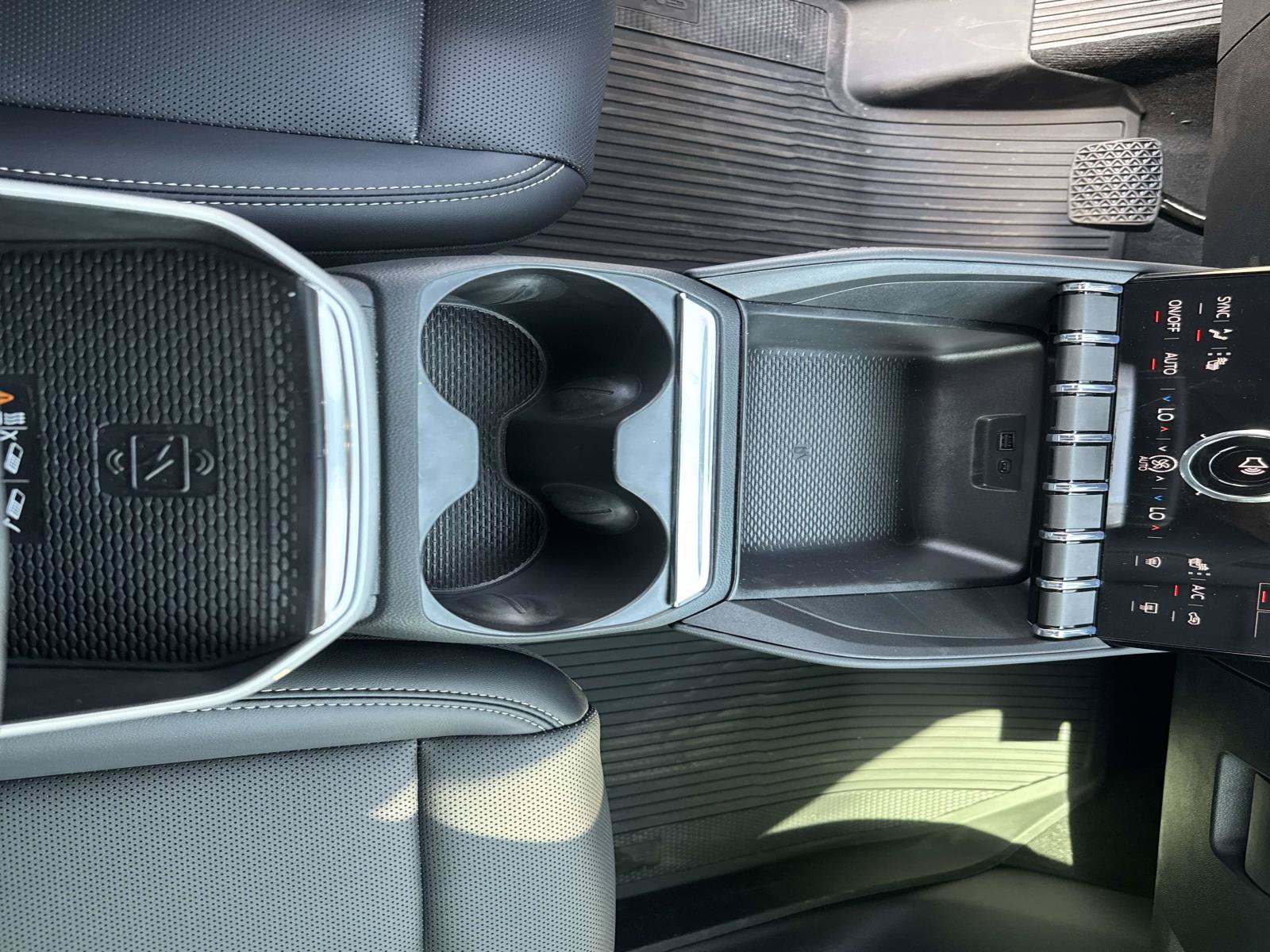 New 2027 GMC Terrain Elevation w/ Elevation Premium Package FWD image 30